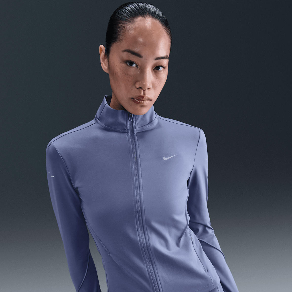 Nike ランニングウェア SHIELD ジャケット / 800493 XL美品 Nike ランニングウェア SHIELD ジャケット / 800493 XL美品